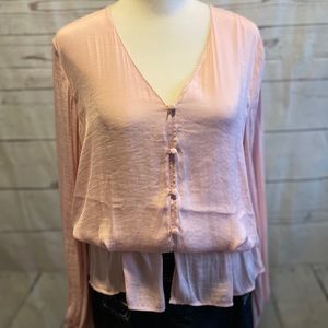 Vince camuto v neck peplum pink silk top